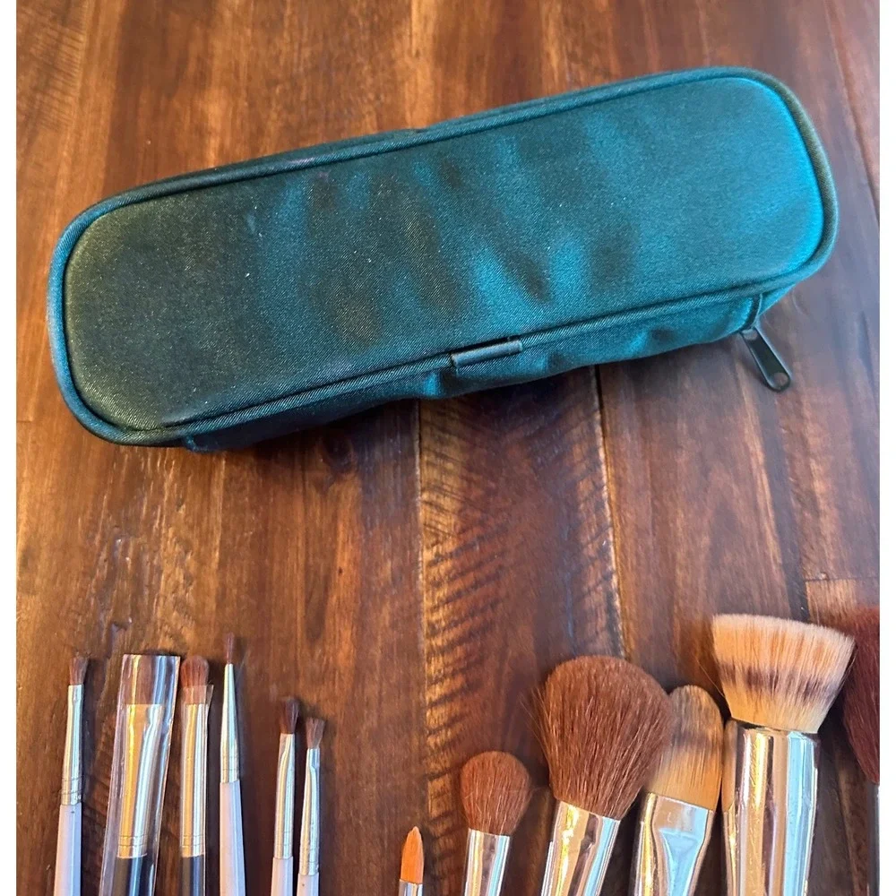 Assorted Makeup Brush Set IT Cosmetics Clinique Merle Norman Laura Geller Case